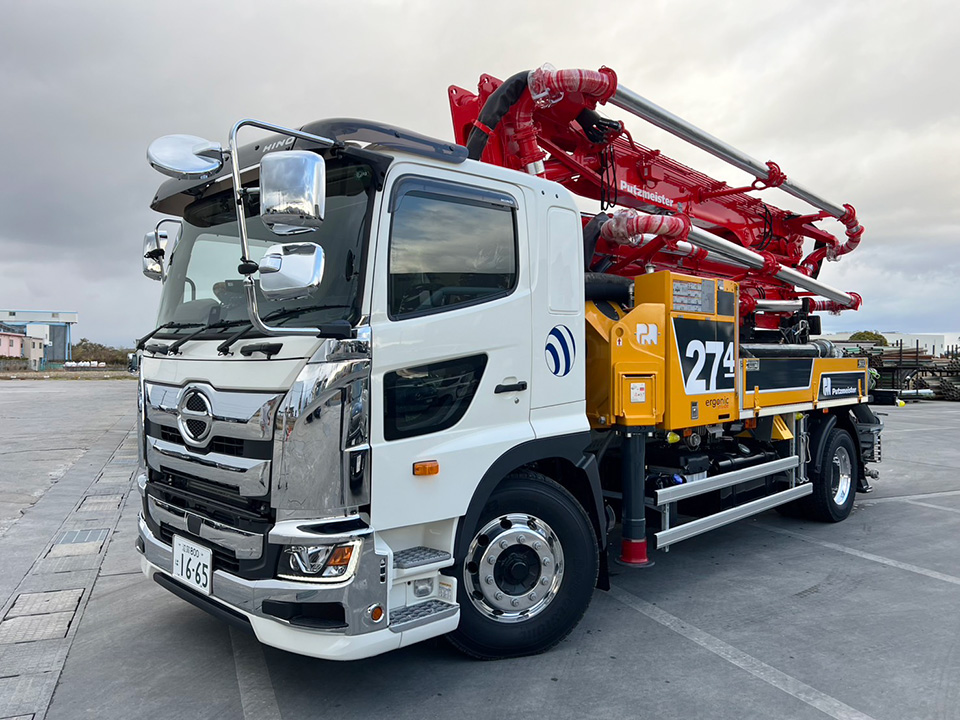 Putzmeister　ピストン式　27Mブーム　8屯車